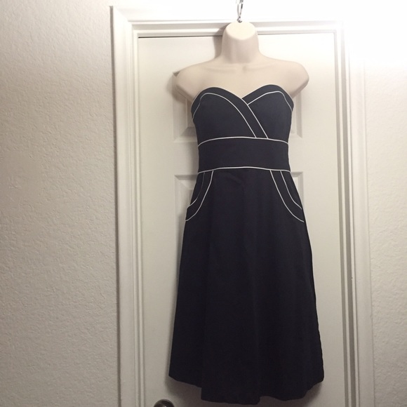 White House Black Market Dresses & Skirts - White House Black Market strapless dress